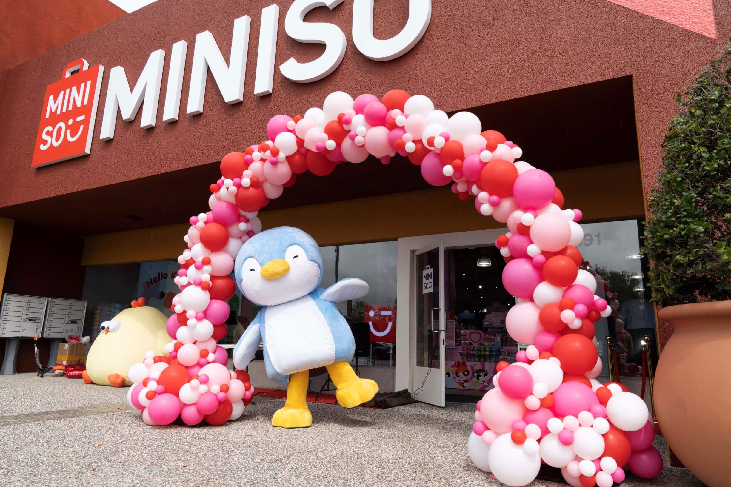 カリフォルニア MINISO 店舗の様子